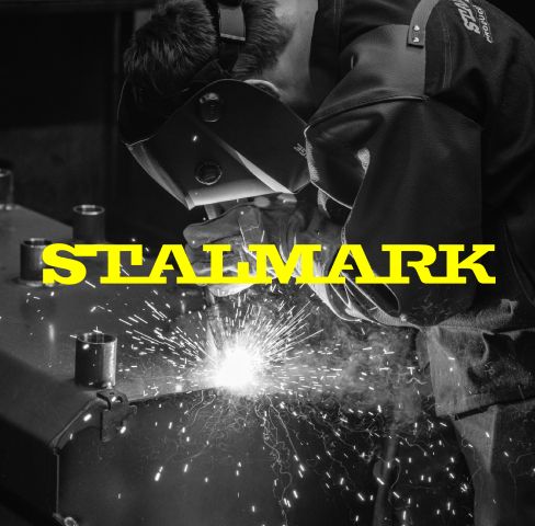 Spawacz wykonujący kocioł Stalmark